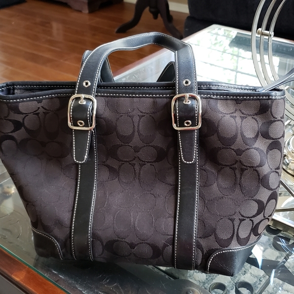 Coach Handbags - Coach black purse handbag zip closure